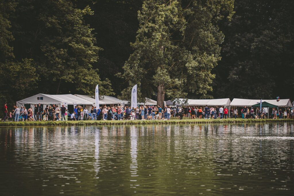 La Journée du Chien au Domaine d’Hélécine : une aventure inoubliable !